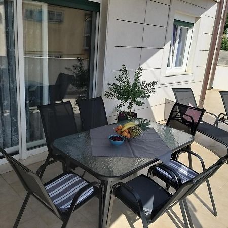3 Bedroom Apartment With Terrace And Free Parking Спліт Екстер'єр фото
