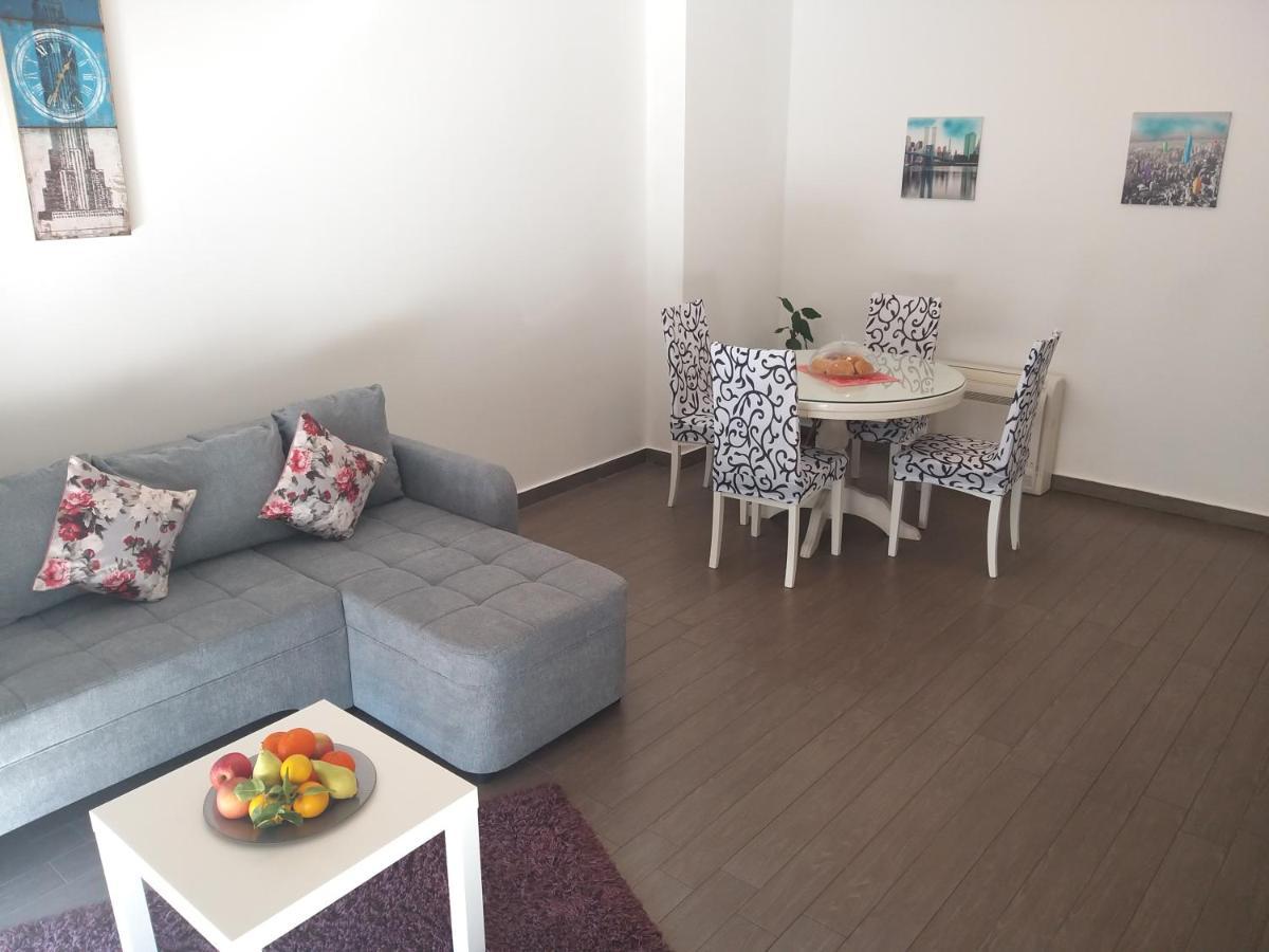 3 Bedroom Apartment With Terrace And Free Parking Спліт Екстер'єр фото