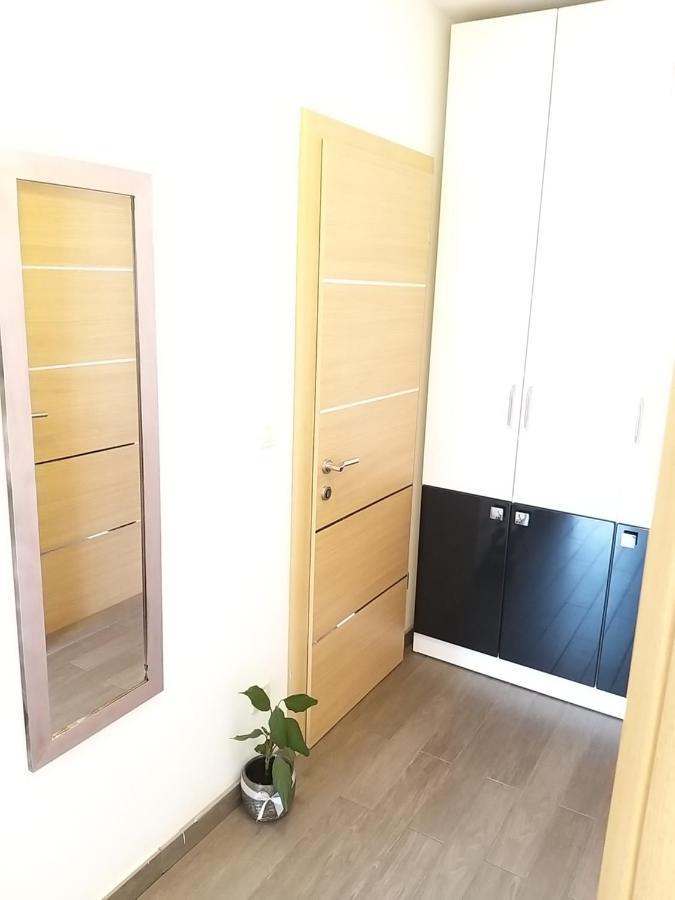 3 Bedroom Apartment With Terrace And Free Parking Спліт Екстер'єр фото